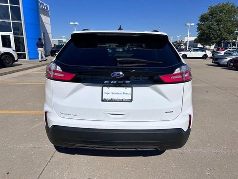 Used 2023 Ford Edge SE image 3