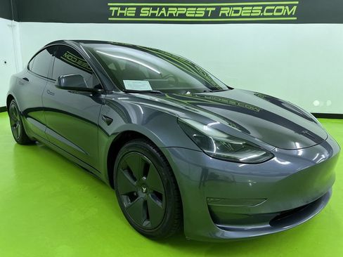 Used 2021 Tesla Model 3 Standard Range Plus RWD image 2