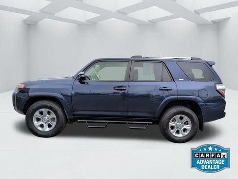 Used 2022 Toyota 4Runner SR5 Premium w/ Moonroof Package AWD/4WD image 8