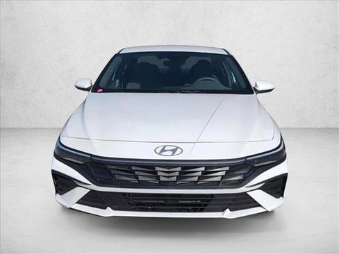 Certified 2026 Hyundai Elantra Hybrid FWD image 6
