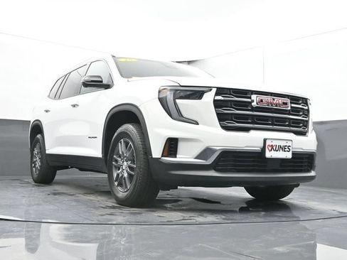Used 2025 GMC Acadia Elevation FWD image 47