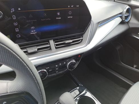 Certified 2025 Chevrolet Trax LT FWD image 29