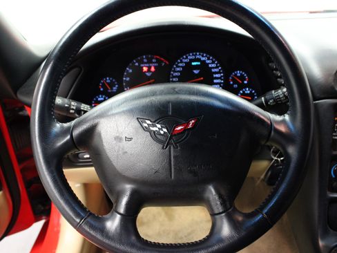 Used 1998 Chevrolet Corvette Convertible w/ Memory Pkg image 14