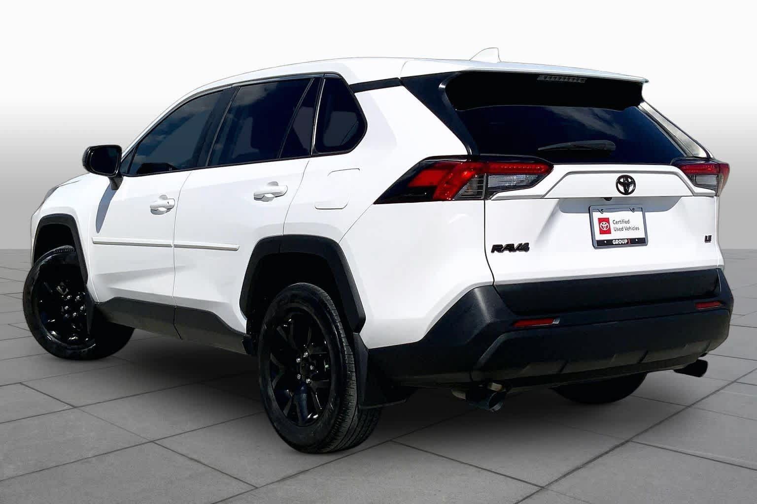 Used 2023 Toyota RAV4 LE FWD image 12