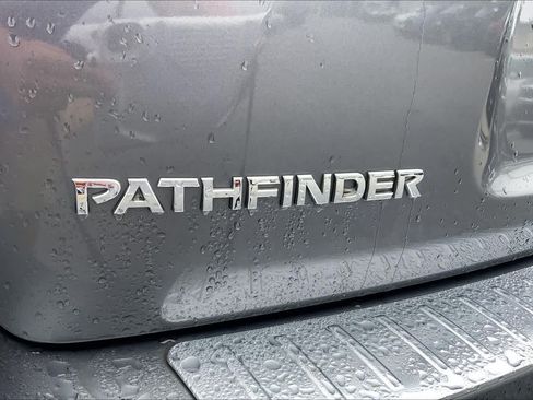 Used 2017 Nissan Pathfinder S FWD image 10