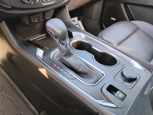 Used 2023 Chevrolet Traverse LT w/ LT Premium Package image 13