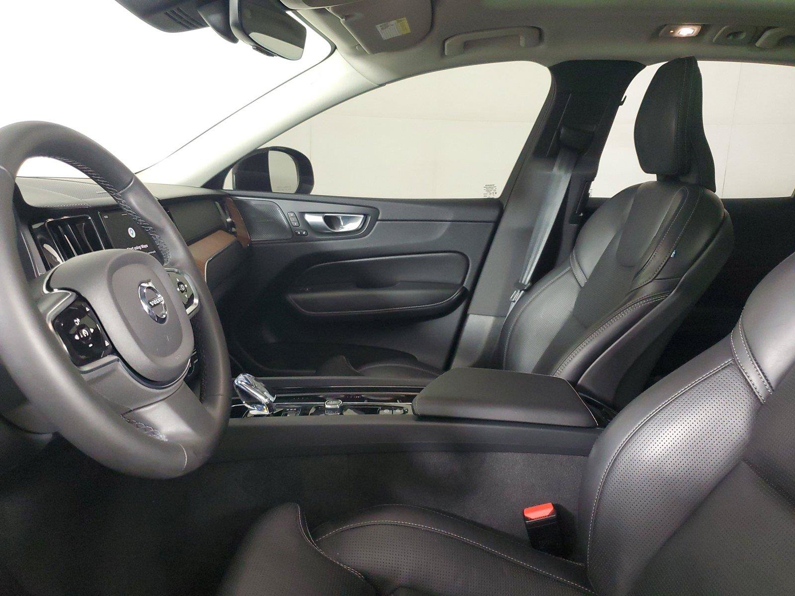 Used 2024 Volvo XC60 B5 Ultimate AWD/4WD image 22