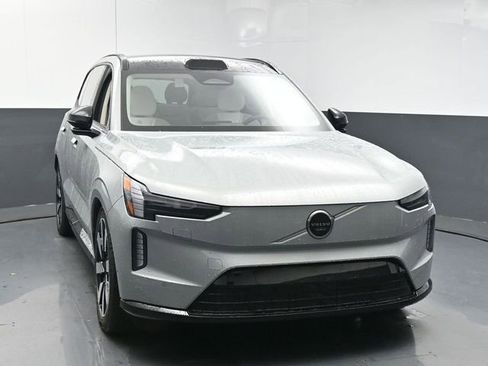 Used 2025 Volvo EX90 Ultra image 2