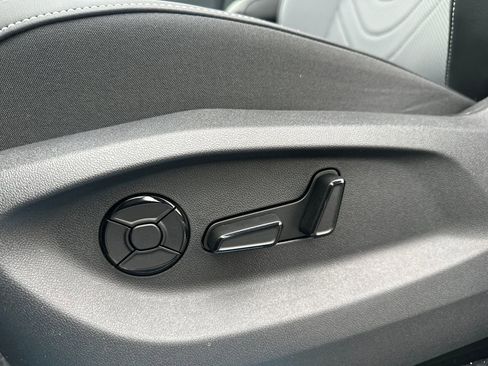 New 2026 Volkswagen Tiguan SE R-Line image 4