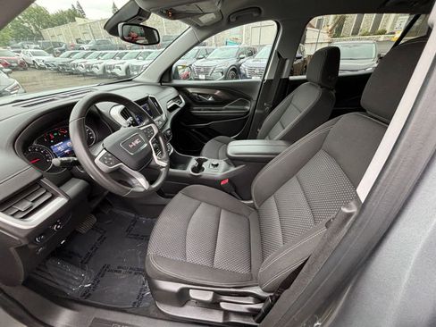 Used 2024 GMC Terrain SLE FWD image 25