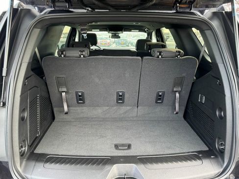 Used 2025 Chevrolet Tahoe LS image 6