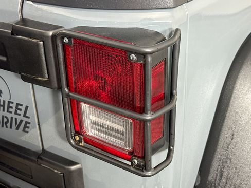 Used 2015 Jeep Wrangler Unlimited Sport image 31