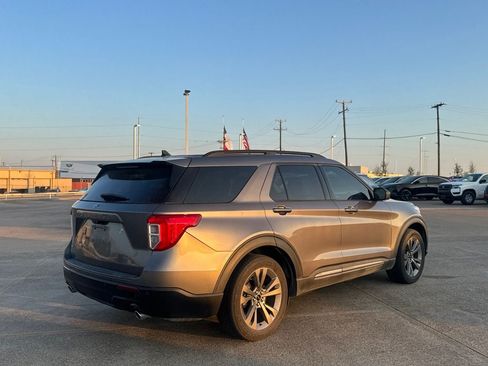 Used 2021 Ford Explorer XLT w/ Equipment Group 202A RWD image 21