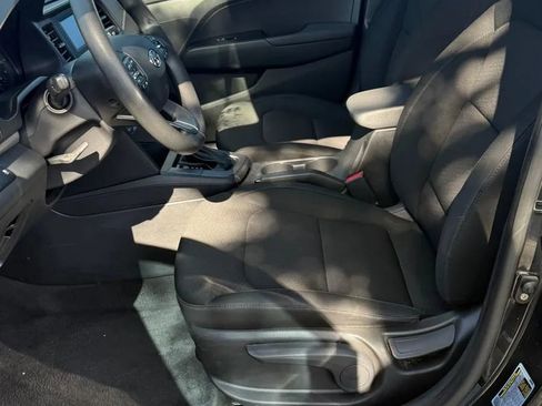 Used 2019 Hyundai Elantra SE w/ Cargo Package FWD image 9