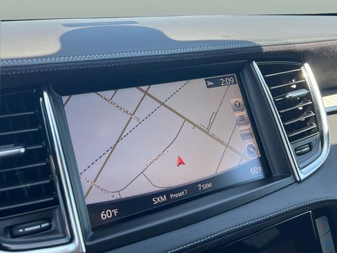 Used 2019 INFINITI QX50 Essential w/ Sensory Package AWD/4WD image 16