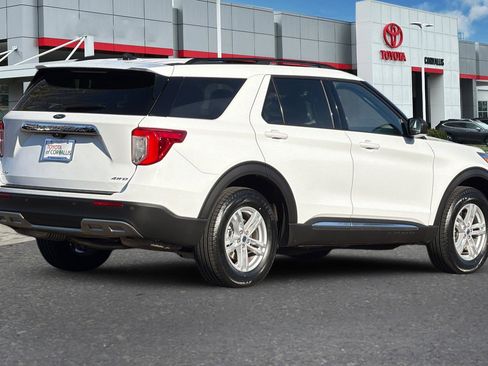 Used 2024 Ford Explorer XLT w/ Equipment Group 202A image 4