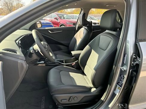 Certified 2025 Kia Niro EX image 25