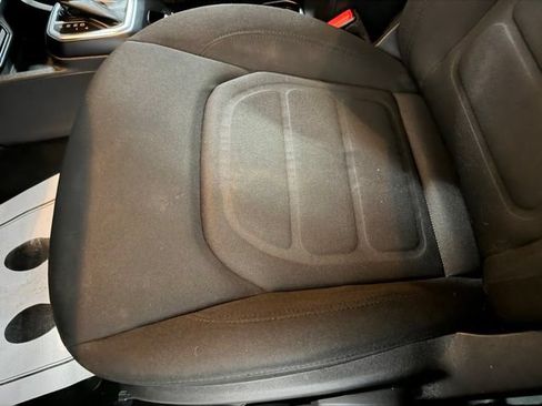 Used 2019 Jeep Renegade Latitude FWD image 15