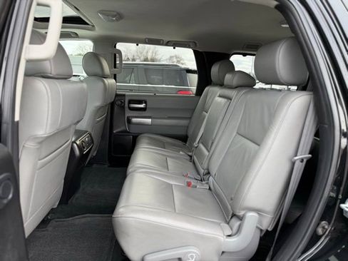 Used 2018 Toyota Sequoia Limited AWD/4WD image 15