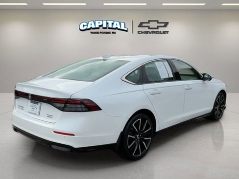 Used 2023 Honda Accord Touring image 5