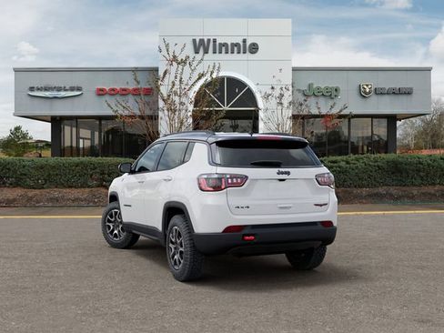 Used 2026 Jeep Compass Trailhawk AWD/4WD image 3