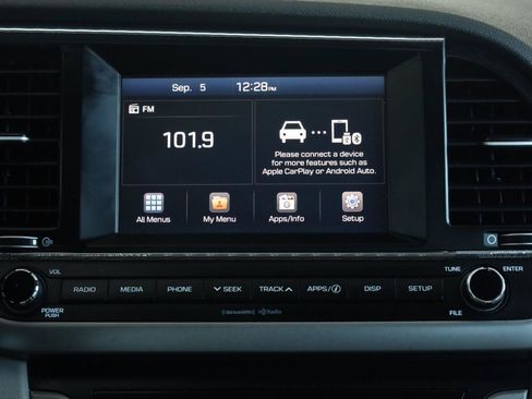 Used 2017 Hyundai Elantra SE FWD image 35