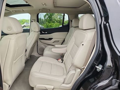 Used 2023 GMC Acadia Denali w/ Denali Ultimate Package AWD/4WD image 10