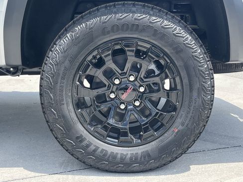 New 2026 GMC Canyon Elevation w/ Convenience Package RWD image 35