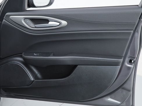New 2025 Alfa Romeo Giulia w/ Driving Assist Package RWD image 9