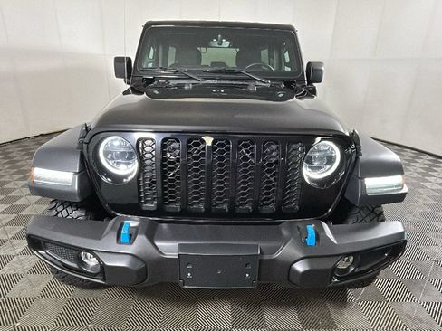 Used 2023 Jeep Wrangler Unlimited w/ Cold Weather Group AWD/4WD image 9