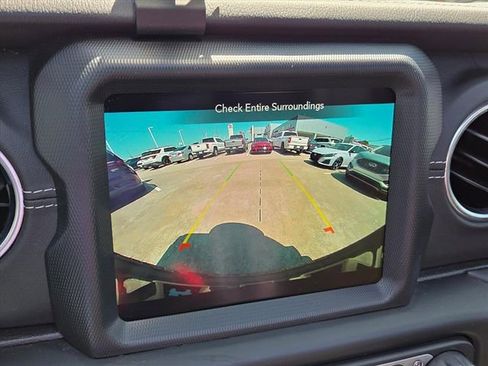 Used 2022 Jeep Wrangler Unlimited Sahara w/ Cold Weather Group image 11