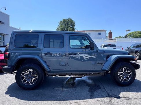New 2026 Jeep Wrangler Unlimited Sahara AWD/4WD image 8
