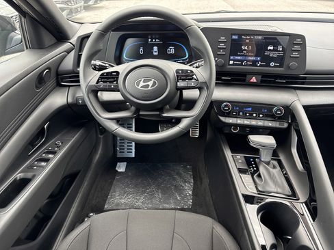 New 2026 Hyundai Elantra SEL Sport FWD image 14