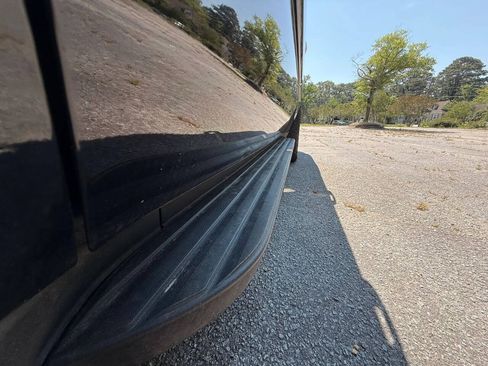 Used 2007 Chevrolet Suburban LTZ w/ LTZ Preferred Equipment Group AWD/4WD image 23