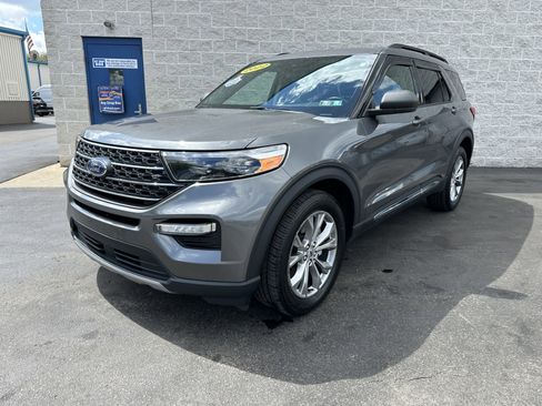 Used 2022 Ford Explorer XLT w/ Equipment Group 202A AWD/4WD image 1