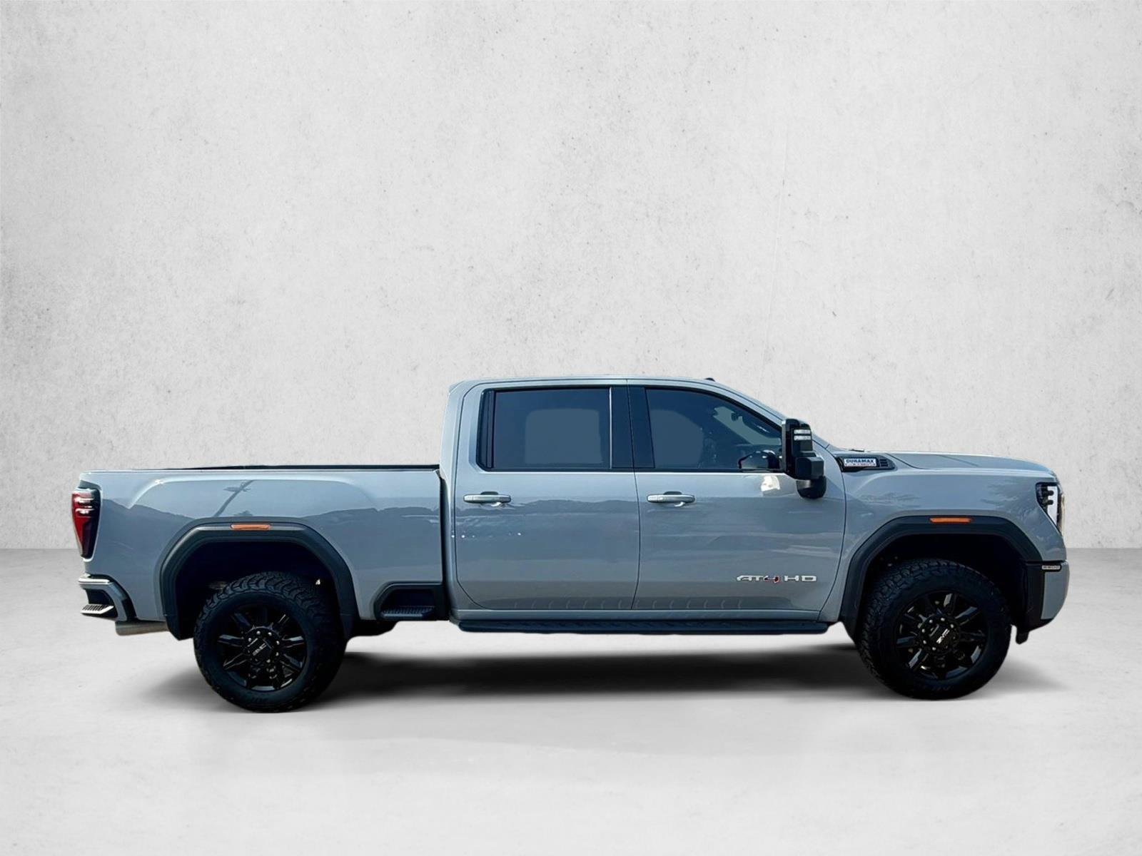 Used 2024 GMC Sierra 2500 AT4 w/ AT4 Premium Plus Package AWD/4WD image 4
