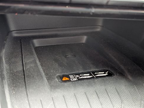 New 2025 Chevrolet Equinox EV LT image 19