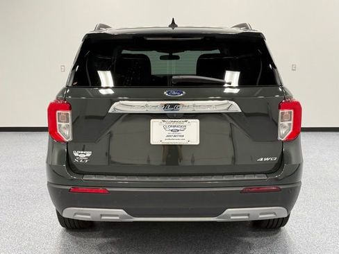 Used 2023 Ford Explorer XLT w/ Equipment Group 202A AWD/4WD image 12