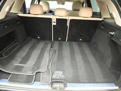 Used 2020 Mercedes-Benz GLC 300 4MATIC image 25