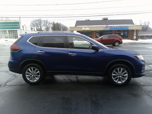 Used 2020 Nissan Rogue SV image 6