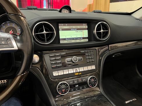 Used 2013 Mercedes-Benz SL 550 image 31