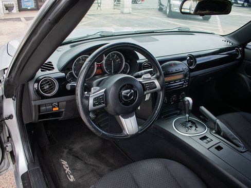 Used 2008 MAZDA MX-5 Miata Touring RWD image 22