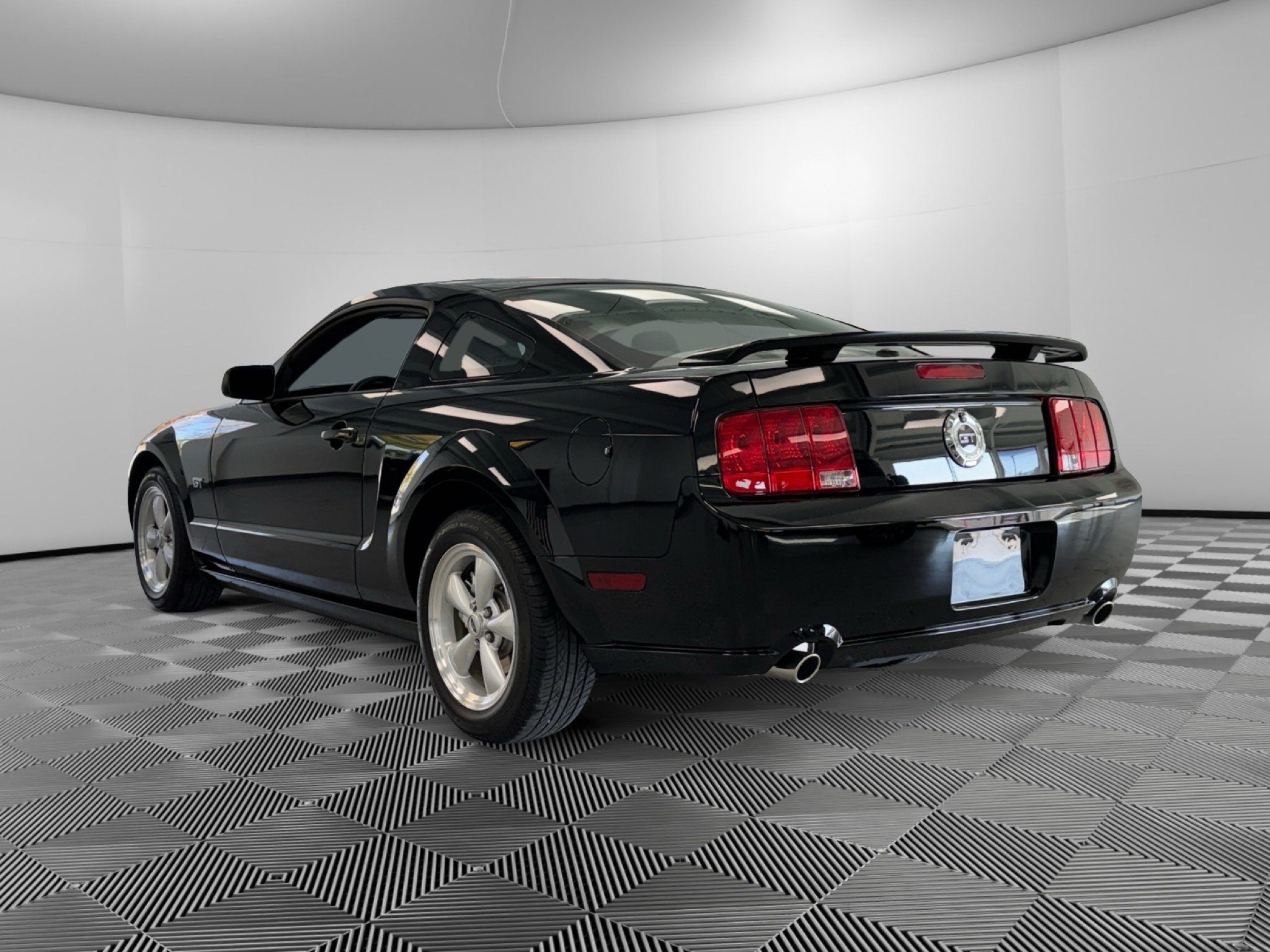 Used 2007 Ford Mustang GT RWD image 6