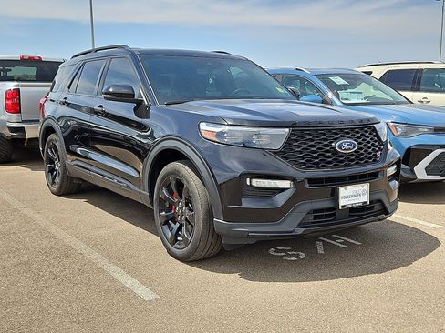 Used 2023 Ford Explorer ST w/ Equipment Group 401A AWD/4WD image 2