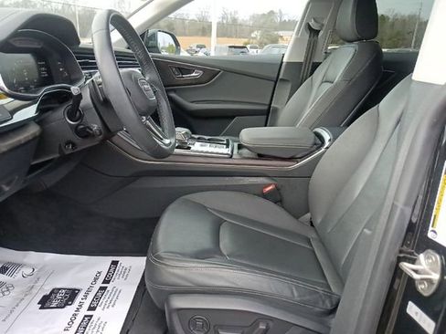 Used 2023 Audi Q8 Premium image 18