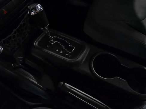 Used 2015 Jeep Wrangler Sport w/ Quick Order Package 24S AWD/4WD image 19