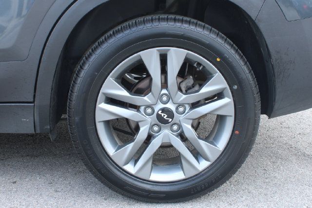 Used 2022 Kia Seltos S FWD image 35