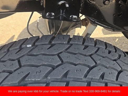 Used 2018 Nissan Titan SV AWD/4WD image 39