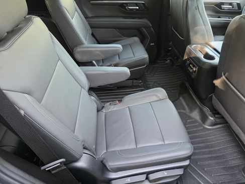 Used 2025 Chevrolet Tahoe Z71 w/ Z71 Off-Road Package AWD/4WD image 5