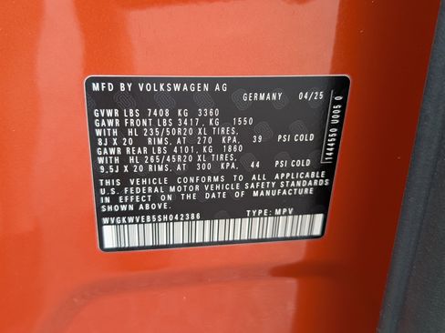 Used 2025 Volkswagen ID. Buzz Pro S Plus RWD image 40